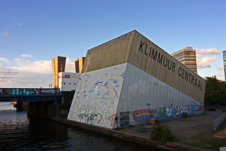 Parkeren bij De Klimmuur in Amsterdam